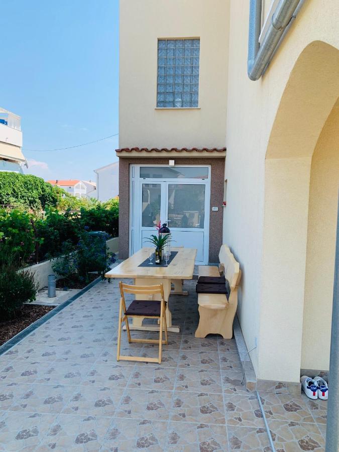 Apartments Mirela Vodice Buitenkant foto